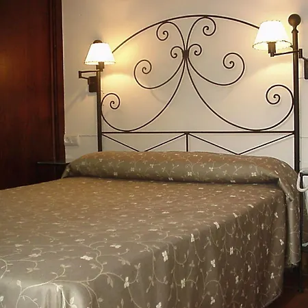 Casa De Naranjos Hotel 2*