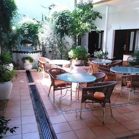 Hotel Casa De Naranjos 2*