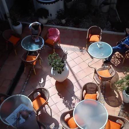 Hotel Casa De Naranjos 2*